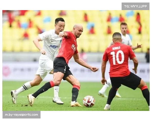 成都蓉城肋部穿插制造杀机 罗慕洛回撤组织串联激活费利佩支点作用