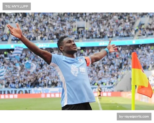 大连英博防守定位球漏洞 被对手利用角球多次得分